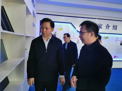 黃曉武看望慰問(wèn)春節(jié)期間堅(jiān)守崗位的企業(yè)一線職工及網(wǎng)絡(luò)技術(shù)服務(wù)團(tuán)隊(duì)